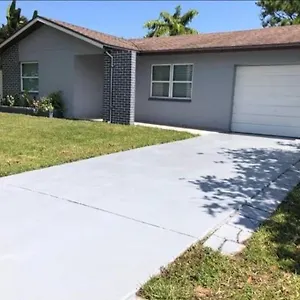 https://pinebrook-home-close-to-beach.hotelstampa.org